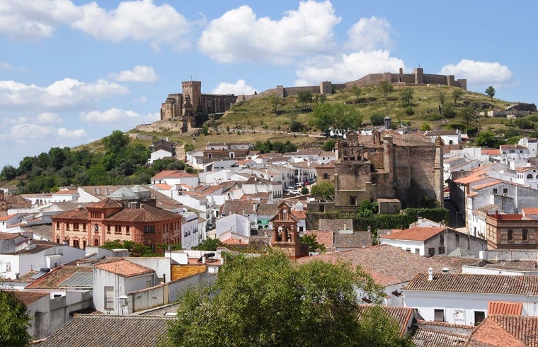 Panorámica de Aracena y su castillo