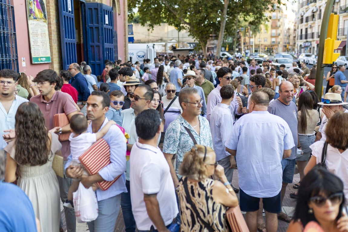 El ambiente del estreno de la feria taurina de Colombinas, en imágenes