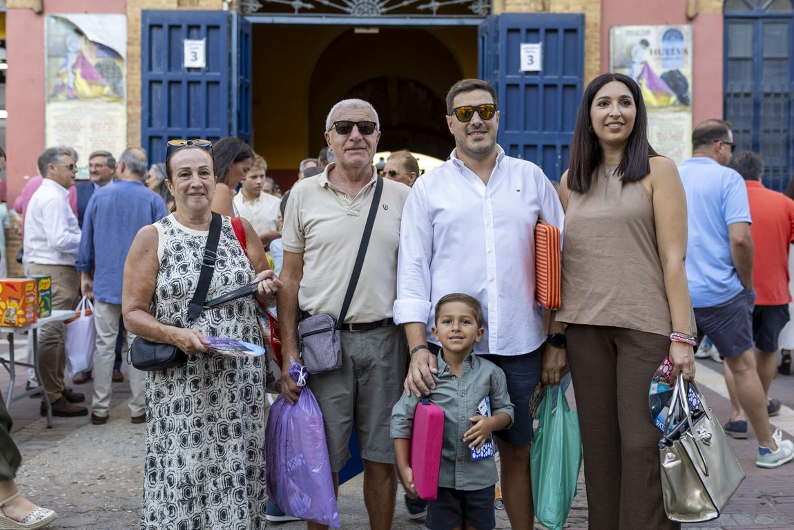 El ambiente de la corrida de rejones de Colombinas este domingo
