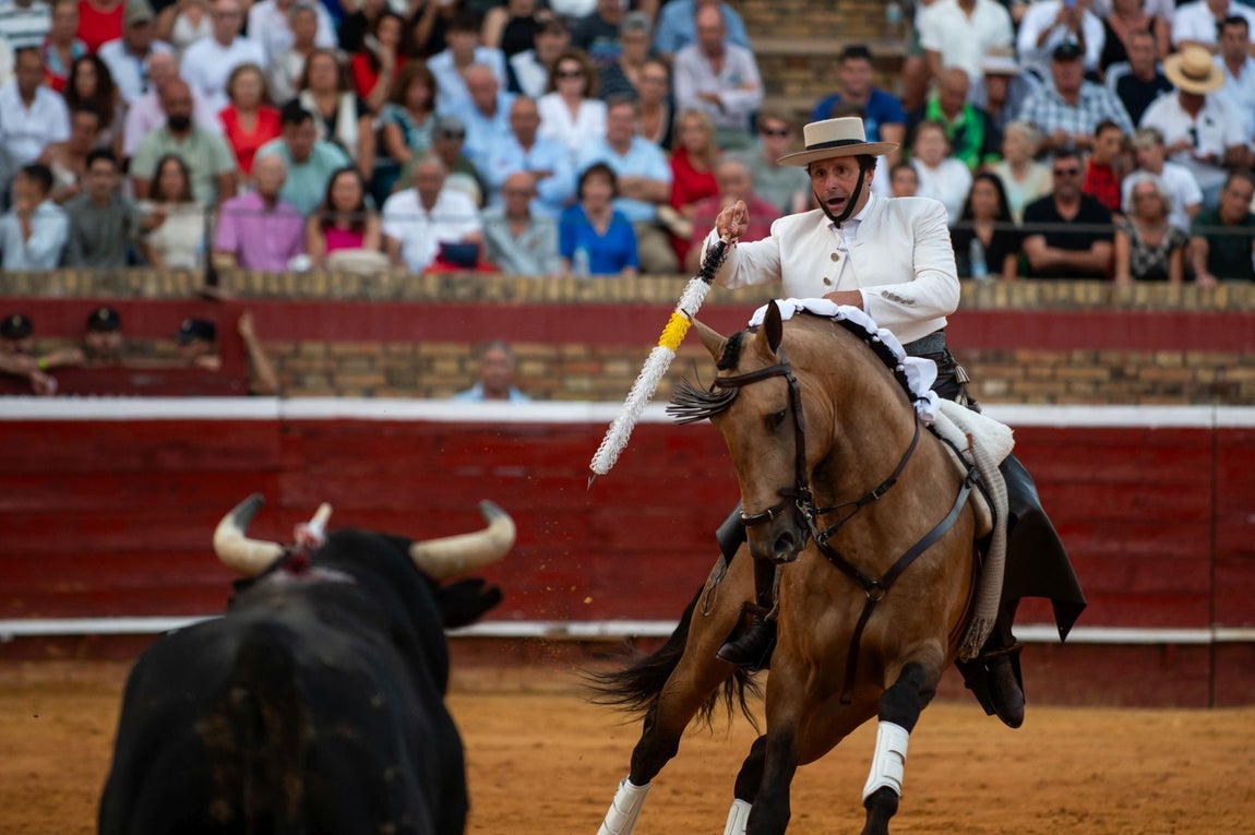 La corrida de rejones de estas Colombinas de 2025, en imágenes