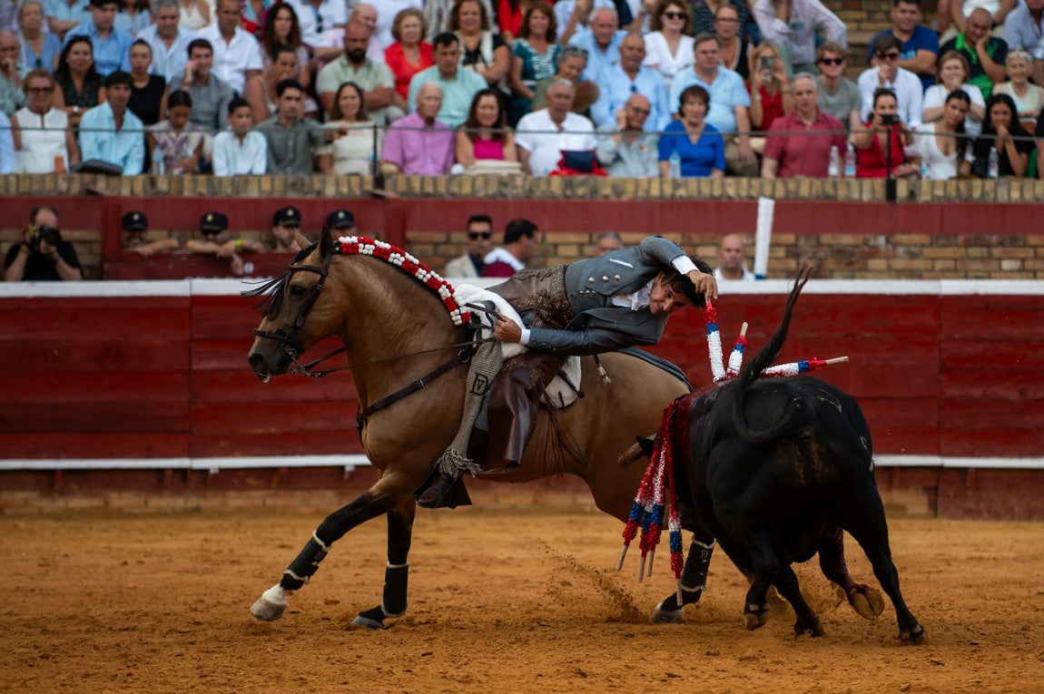 La corrida de rejones de estas Colombinas de 2025, en imágenes