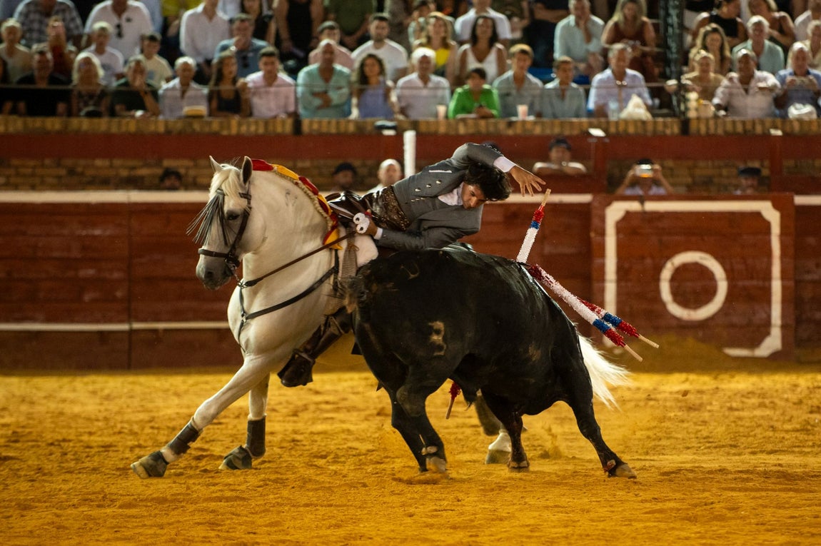 La corrida de rejones de estas Colombinas de 2025, en imágenes
