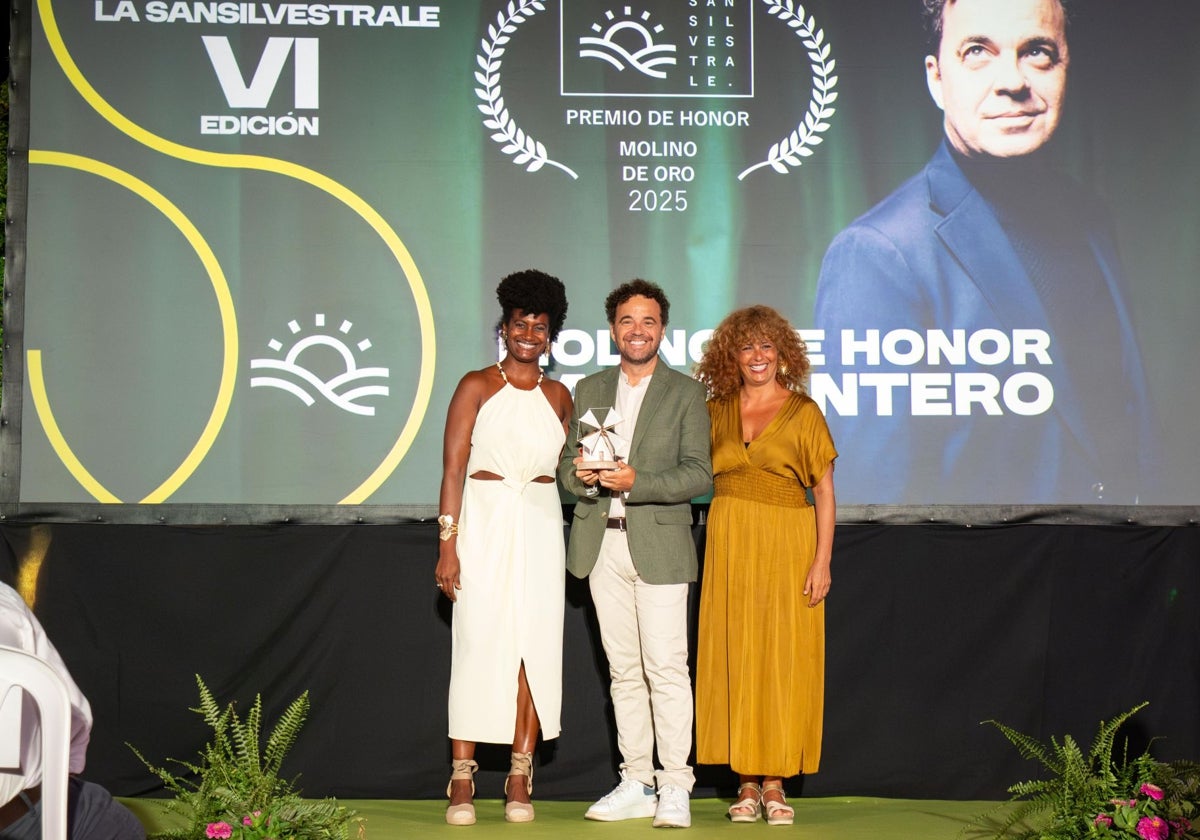El actor onubense Dani Mantero recibe el Molino de Honor de La Sansilvestrale