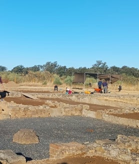 Imagen secundaria 2 - Excavaciones en la zona del campo de Marte de la ciudad romana, más allá de sus murallas