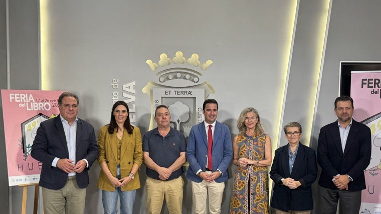 Lorenzo Silva, Nieves Herrero, Inma Rubiales y los más destacados escritores onubenses, en la Feria del Libro de Huelva 2025