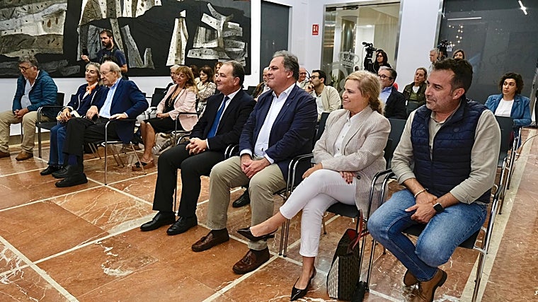 Varios de los asistentes al acto celebrado en la Diputación de Huelva