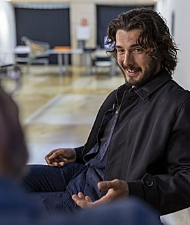 Imagen secundaria 2 - Yon González, Premio Luz del Festival de Huelva: «Me gustaría haber protagonizado &#039;El Resplandor&#039;, la he visto más de 50 veces»