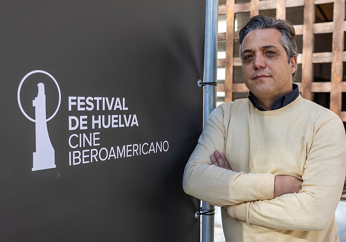 Paco Ortiz, cineasta onubense director del documental 'Antonio, El Bailarín de España'
