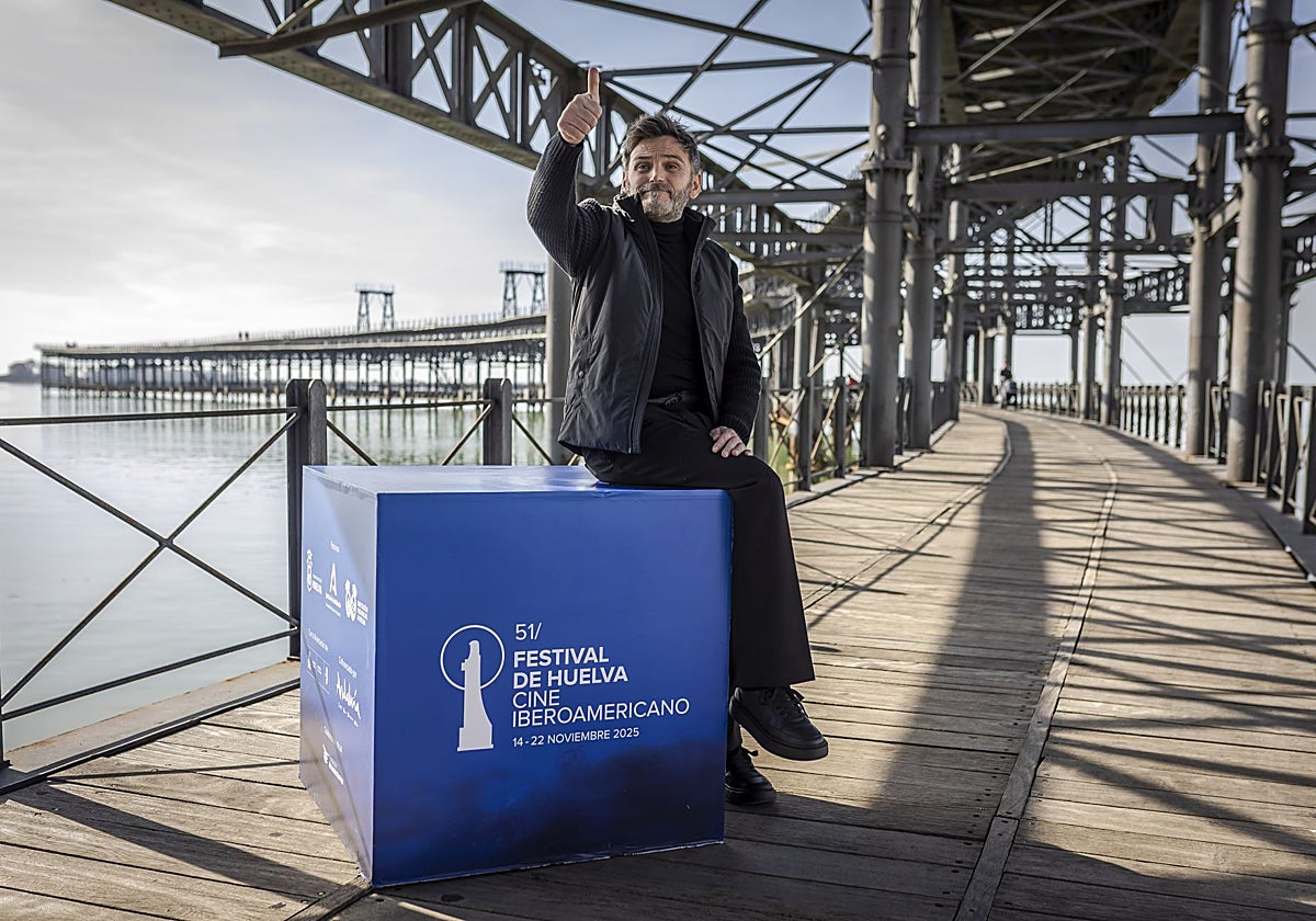 Fernando Tejero, en el Muelle de la Compañía Minera Rio Tinto