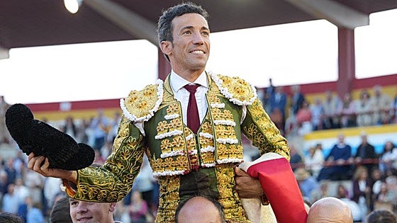David de Miranda prolonga su idilio con el triunfo con cuatro orejas en Palos de la Frontera