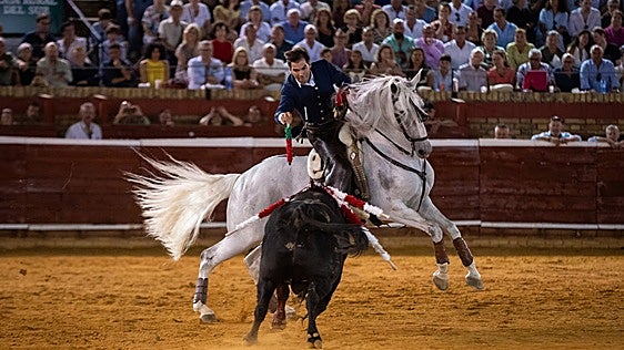 Más de 50 imágenes de la triunfal corrida de rejones en las Colombinas