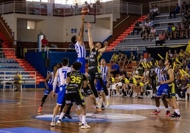 Ajustada derrota del Huelva Comercio en su debut en la fase de ascenso a la LEB Plata (75-77)