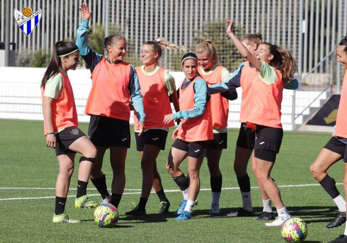 Las jugadoras del Sporting Huelva durante un reciente entrenamiento