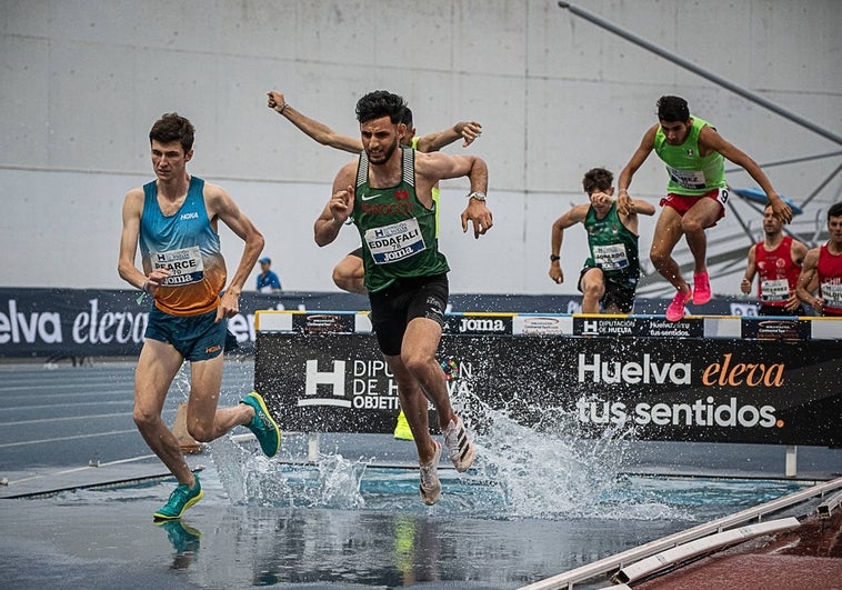 La carrera de 3.000 obstáculos, al paso por la ría