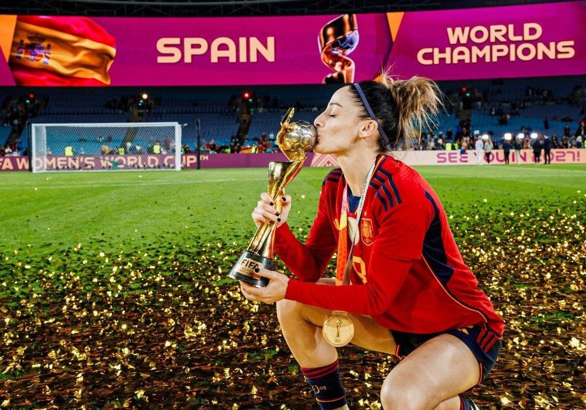 El Sporting Huelva felicita a su exjugadora Esther González, campeona del mundo con España