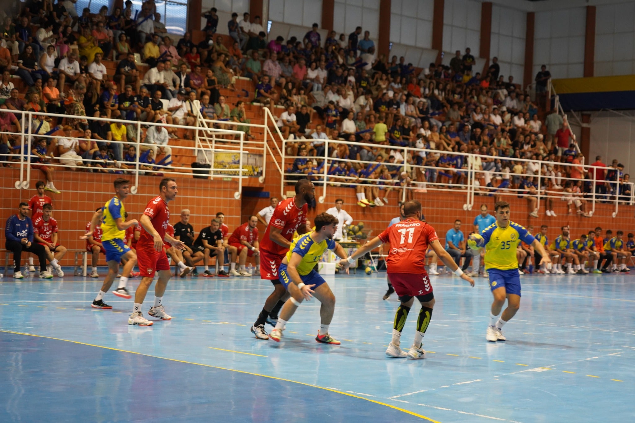 El BM Triana se lleva ante el PAN el Trofeo Ciudad de Moguer