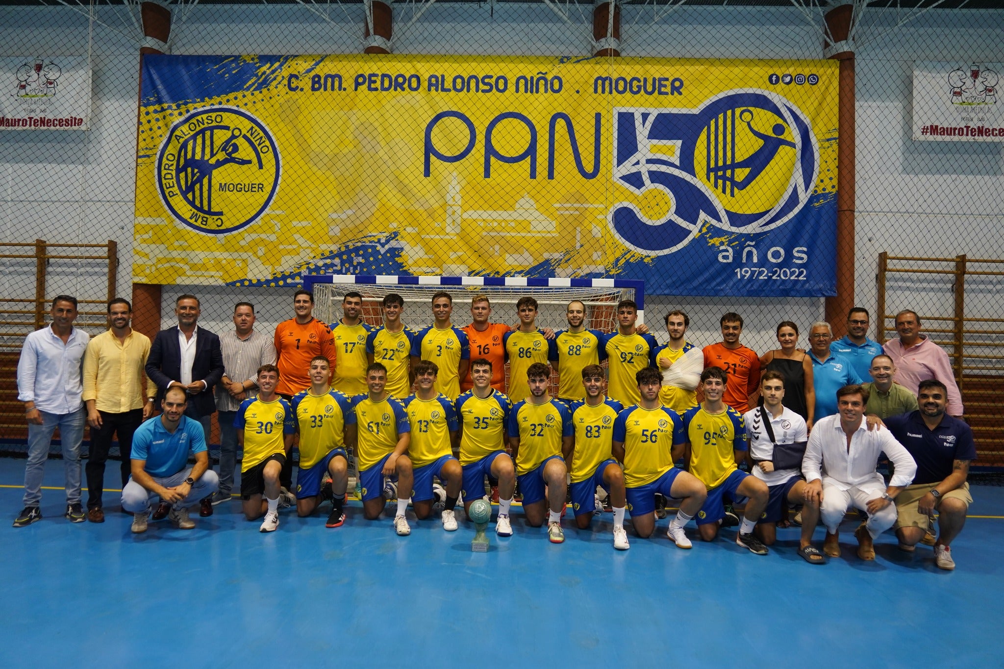 El BM Triana se lleva ante el PAN el Trofeo Ciudad de Moguer