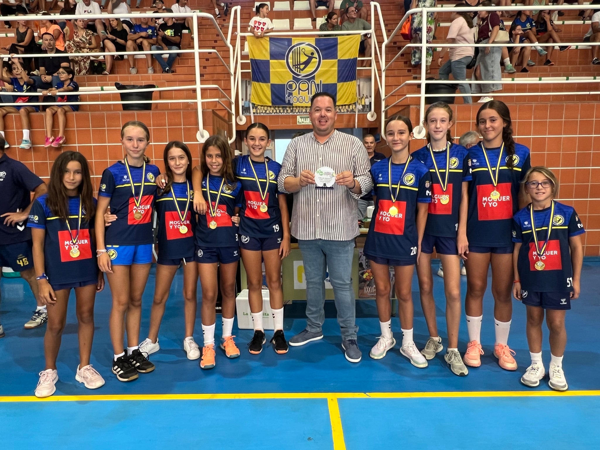 El BM Triana se lleva ante el PAN el Trofeo Ciudad de Moguer