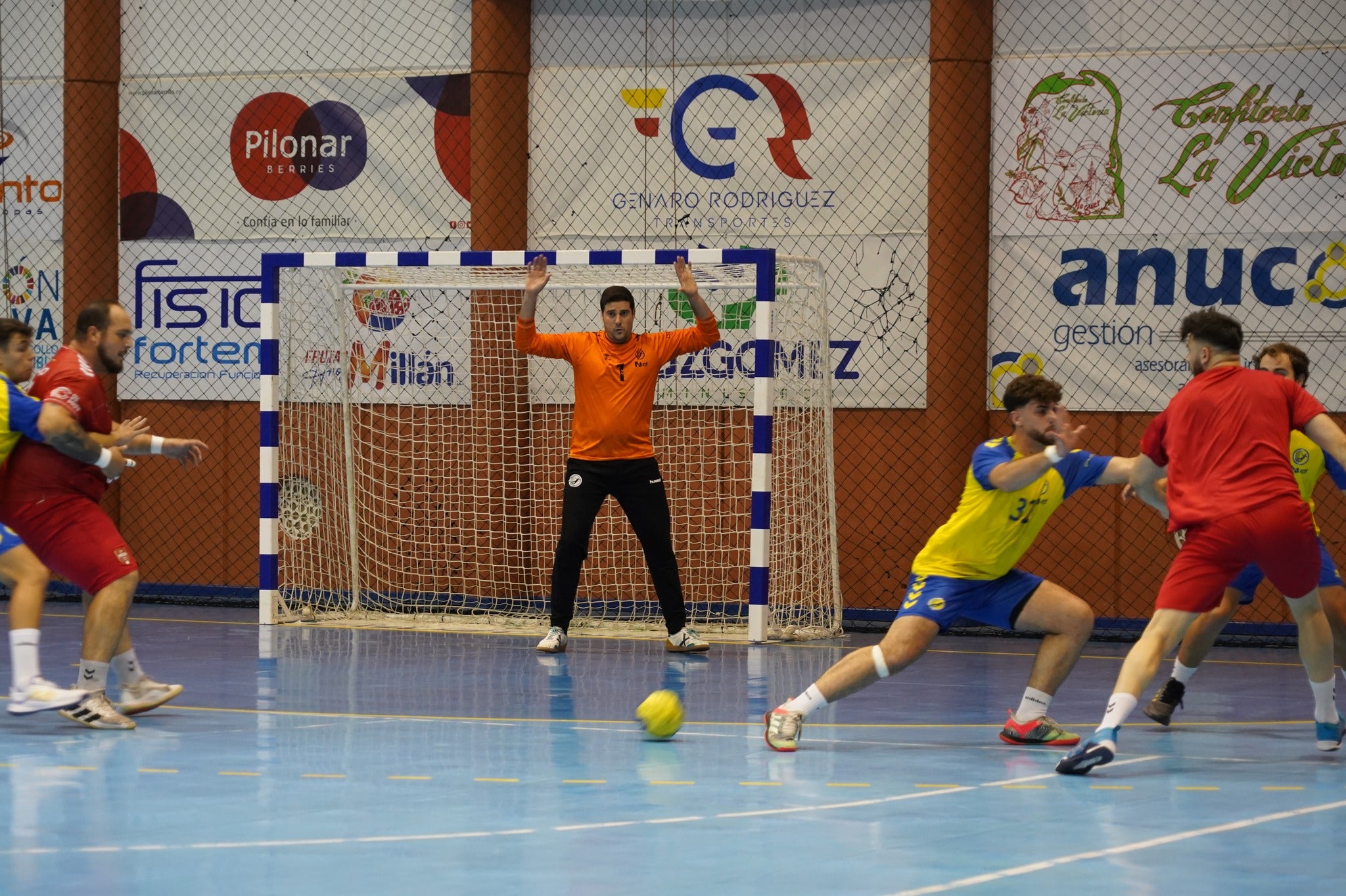 El BM Triana se lleva ante el PAN el Trofeo Ciudad de Moguer