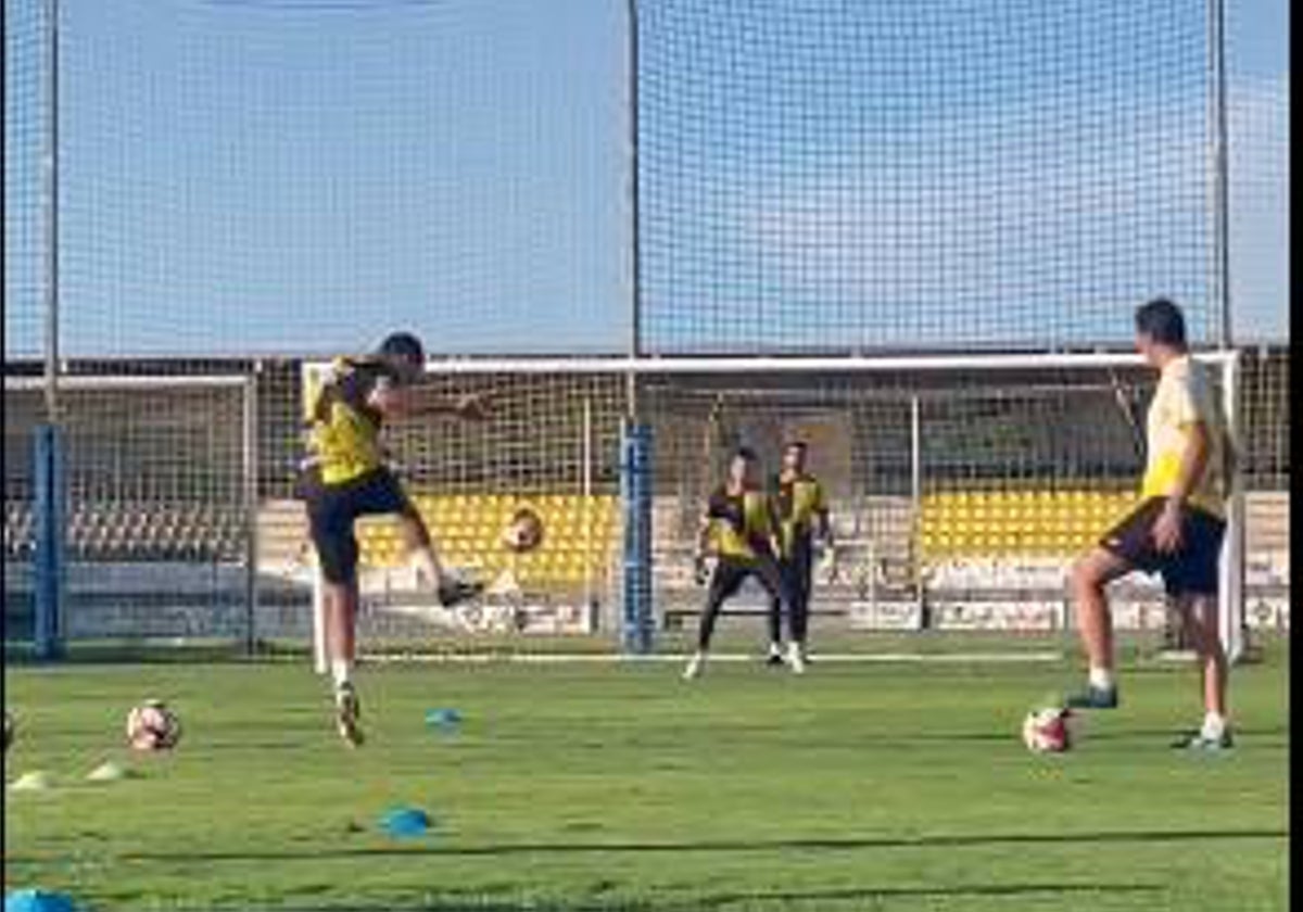 Entrenamiento del equipo aurinegro