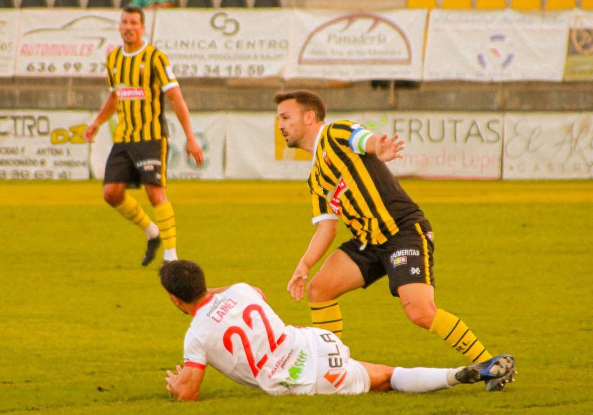 Juan Carlos Camacho, el capitán del San Roque de Lepe, en el partido ante el Antoniano