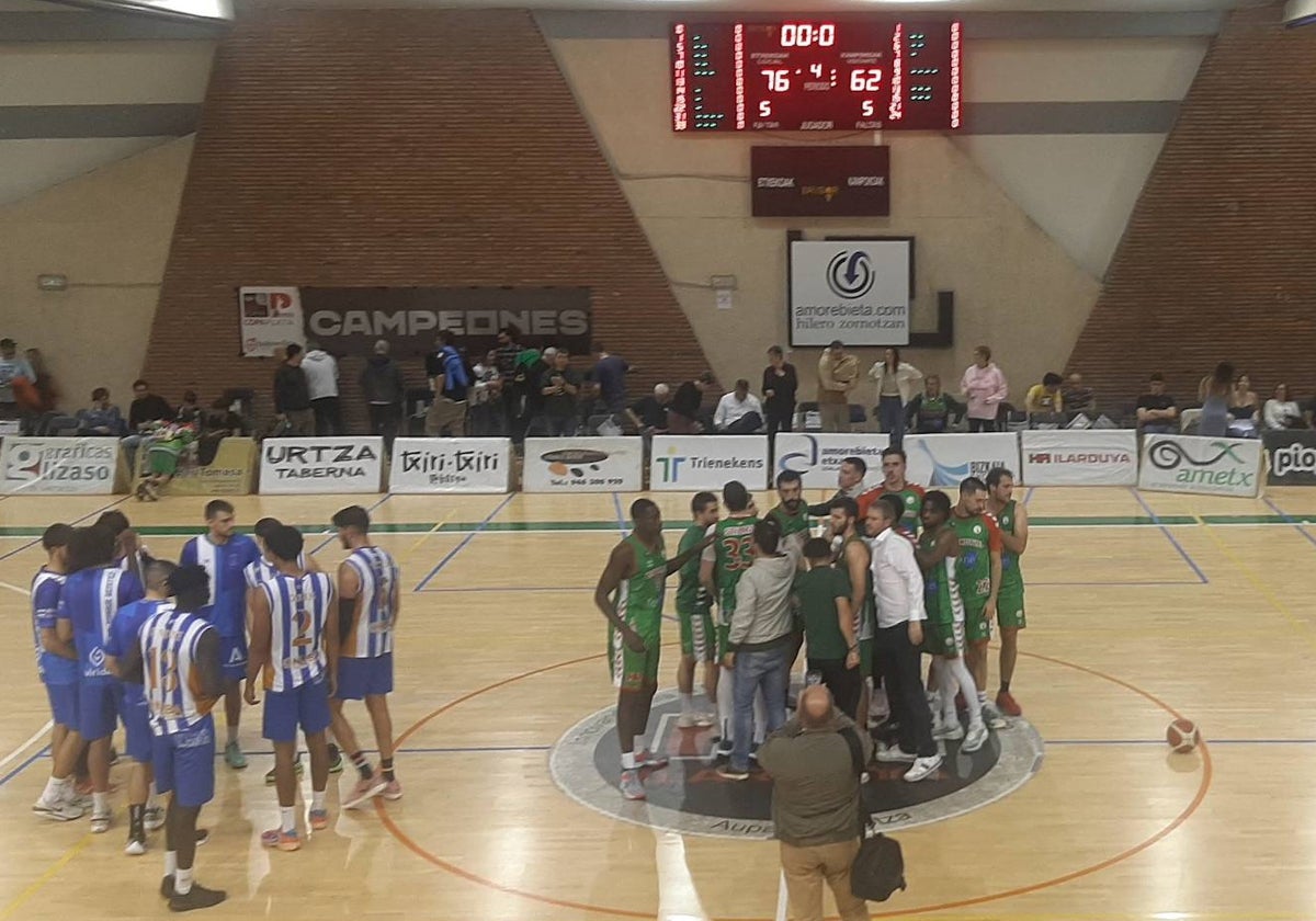 El Huelva Comercio tras caer en la cancha del Bizkaia Zornotza