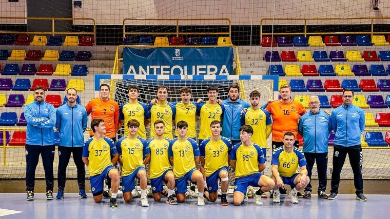 Plantilla y cuerpo técnico del equipo amarillo