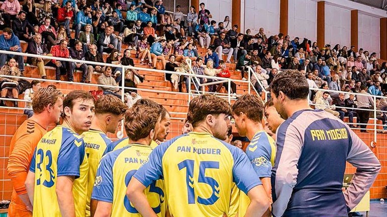 Afición y equipo, en un tiempo muerto