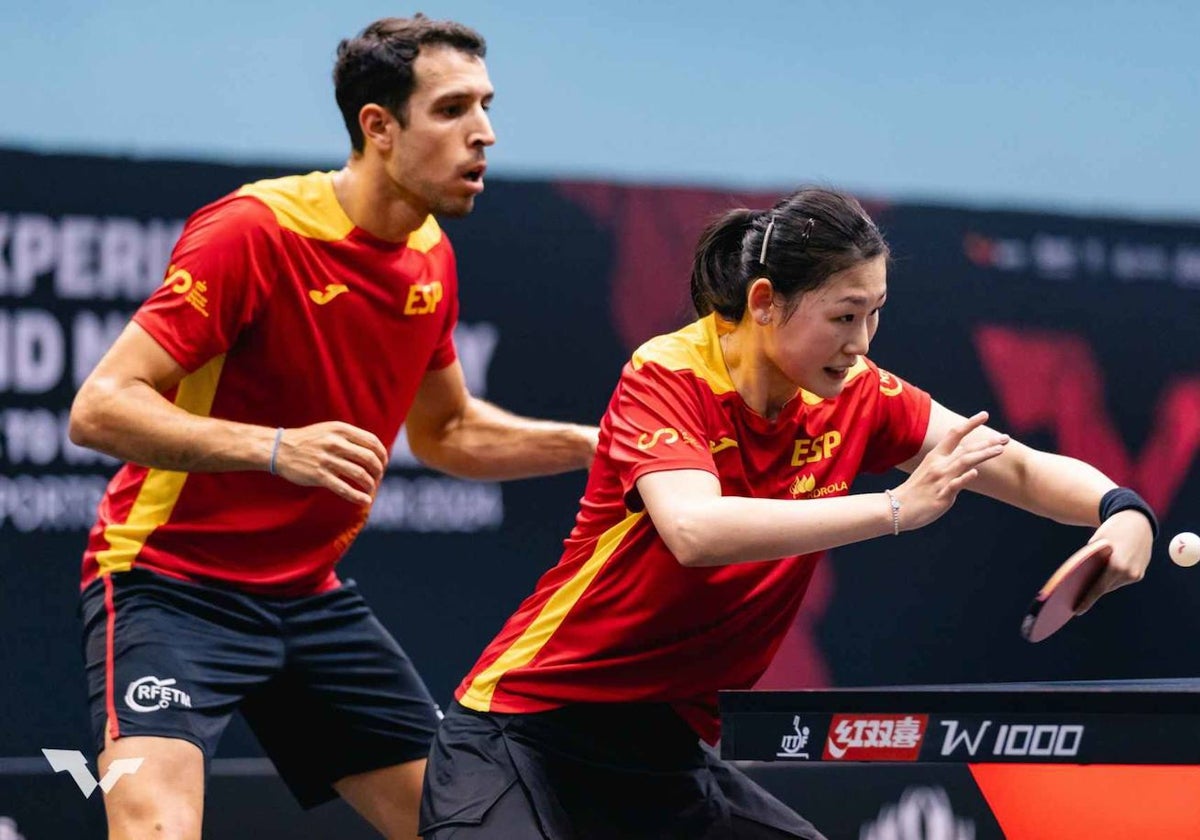 Álvaro Robles en la competición junto a María Xiao