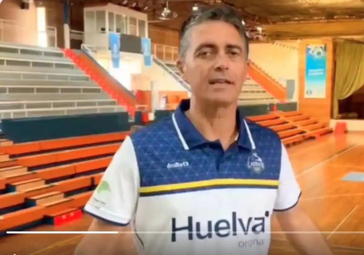 El técnico onubense Paco Ojeda confía en contar con el respaldo de la afición ante Arjonilla