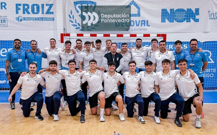 Imagen principal - Javier Ollero: «Todo lo mamado esta temporada ha explosionado en tres días mágicos en Pontevedra»