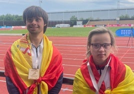 Nico Castaño y Blanca Betanzos arrasan en el Europeo Virtus con tres medallas cada uno