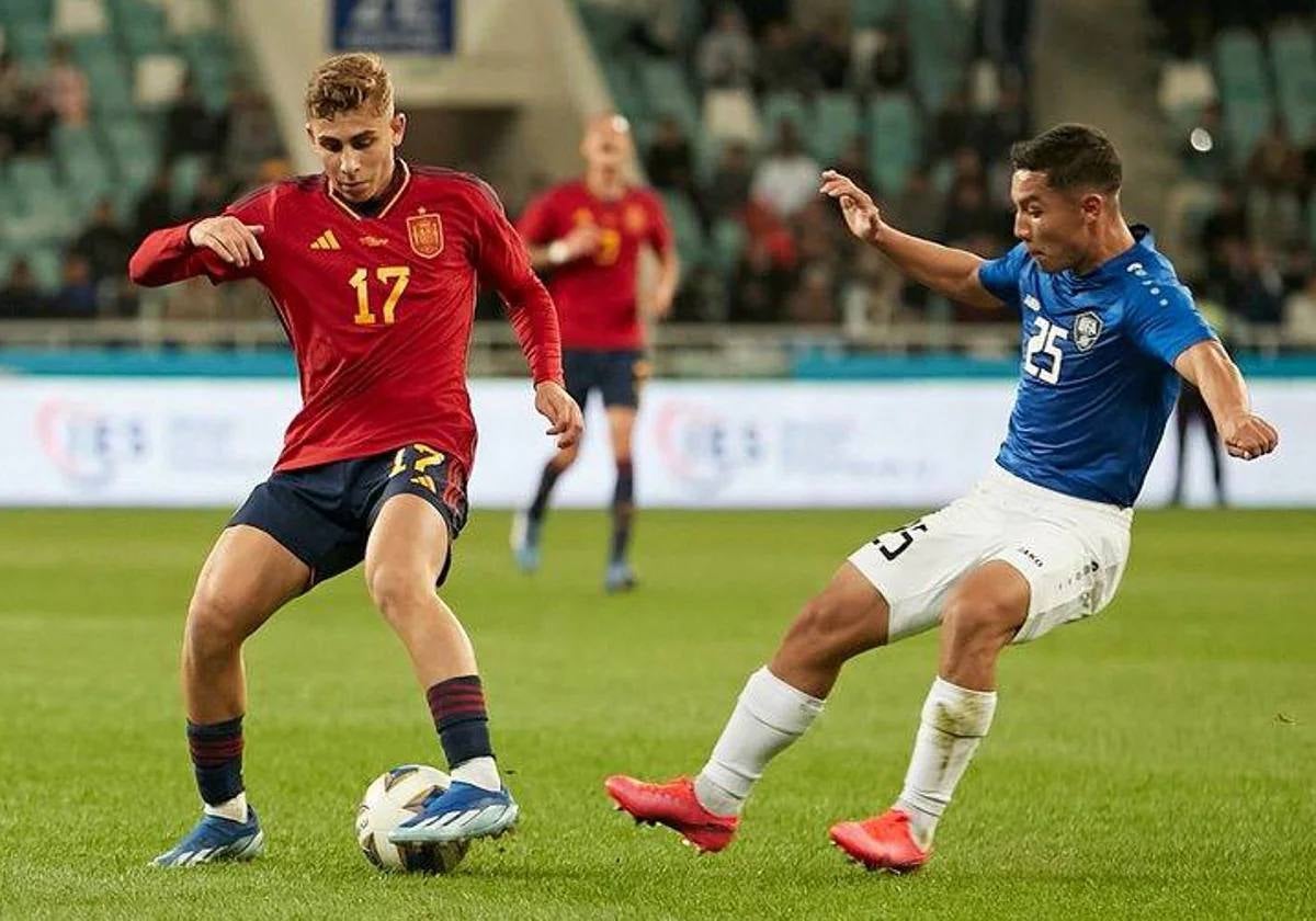 Fermín López en un partido ante Uzbekistán con la Selección Española Sub 21