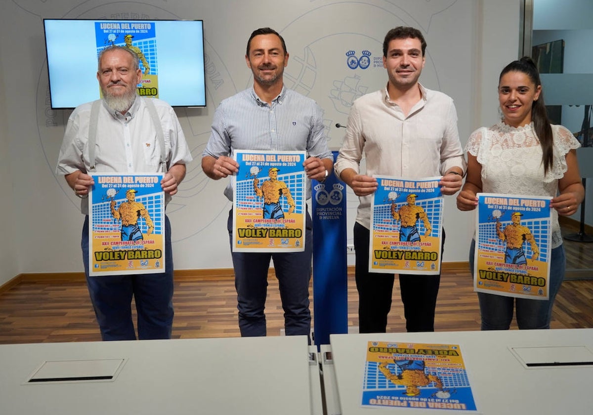 La presentación del Campeonato de España de Voley Barro de Lucena del Puerto, esta mañana en Diputación