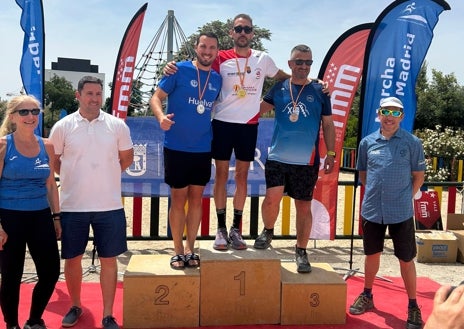 Imagen secundaria 1 - Andrés Cumbreras se lleva el oro en la prueba de Ránking de España de Marcha Nórdica de Valdebebas