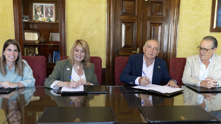 El Ayuntamiento de Huelva y el Recreativo de Tenis sellan su compromiso de cara a la 100 Copa del Rey