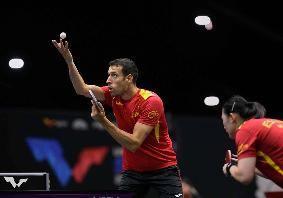 Álvaro Robles y María Xiao, durante un partido