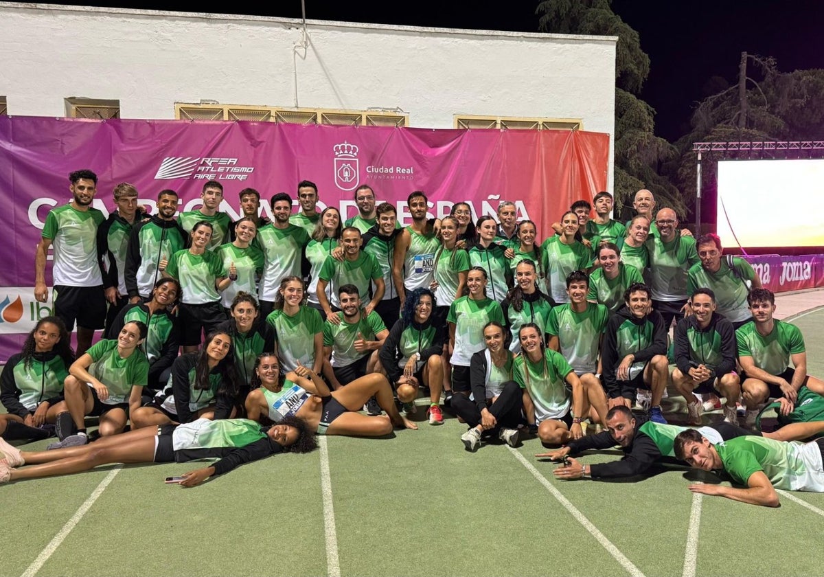 Atletas del equipo de Andalucía participante en el Campeonato de España de Federaciones Autonómicas 2025