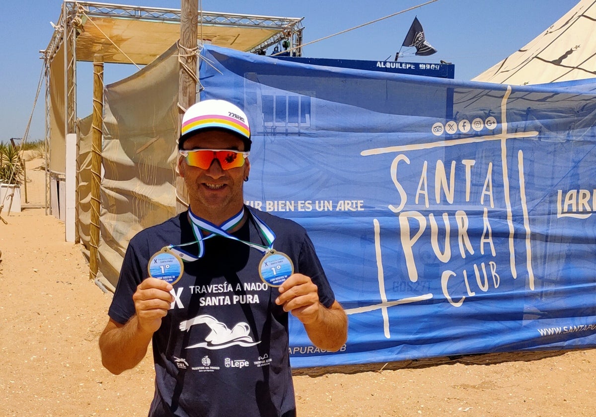 Rubén Gutiérrez suma su tercera victoria en la Travesía a Nado de Santa Pura