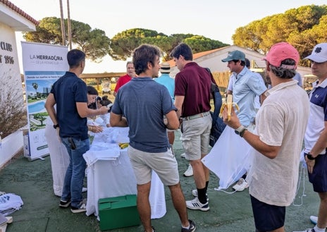 Imagen secundaria 1 - El Torneo Solidario Fundación Ángel Muriel recauda cerca de 6.000 euros para la investigación contra el cáncer