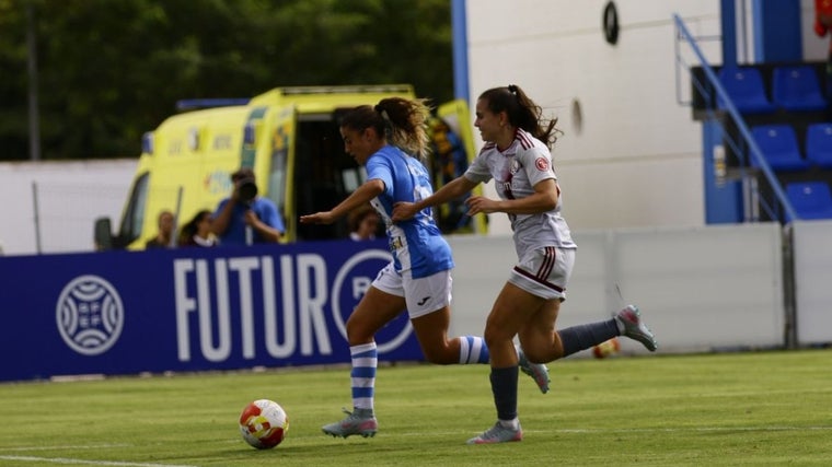 Un lance del Sporting Huelva-Olympia Rozas disputado esta mañana