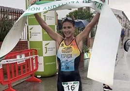 Rocío Espada hace en Marmolejo más sólido su liderato en la Copa Andalucía de Duatlón Cros