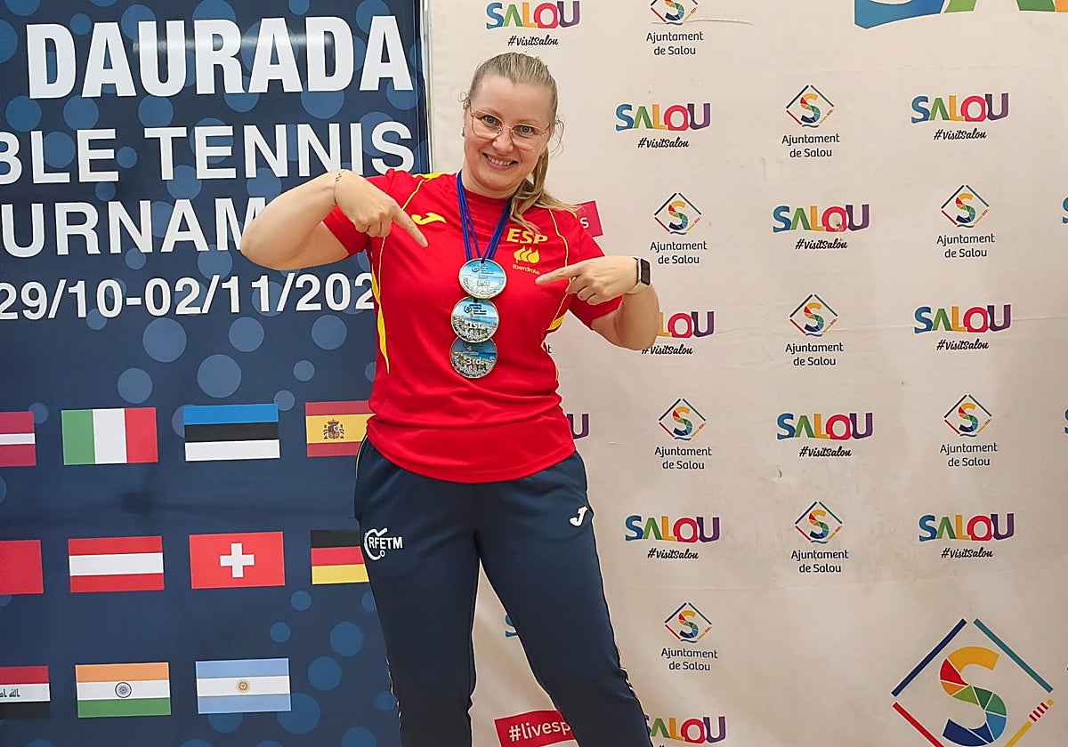 Joanna Zilotin, con sus tres medallas