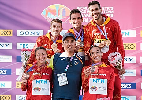 Imagen secundaria 1 - Laura García-Caro, doble atleta olímpica: «Soy lepera, onubense y andaluza y aquí siempre me han reconocido y valorado»
