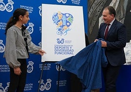 David Toscano desvela la obra ganadora con su autora, Teresa Torreño