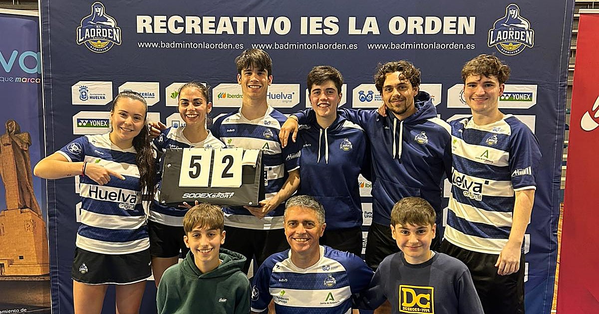 Onubense Badminton Team Dominates Regular Season, Heads to Semifinals | Rubén Carreras Debuts with Wins