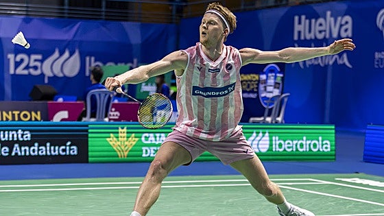 Anders Antonsen-Christo Popov y Line Kjaersfeldt-Kirsty Gilmour, finales individuales del Europeo de Bádminton de Huelva