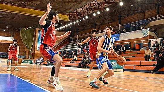 ¿Vive el baloncesto de Huelva su peor momento? Los expertos opinan: «Los clubes no miran más allá de su nariz»