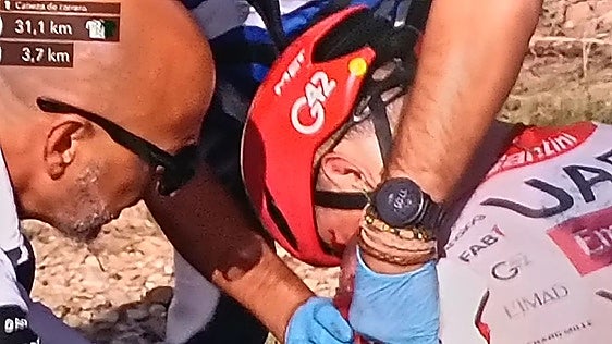 Pogacar abandona la Vuelta y Huelva se quedará sin ver al mejor ciclista de todos los tiempos