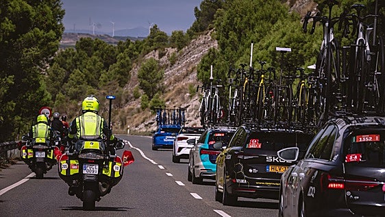 Un amplio dispositivo de la Guardia Civil toma las carreteras de Huelva para garantizar la seguridad durante la etapa de La Vuelta